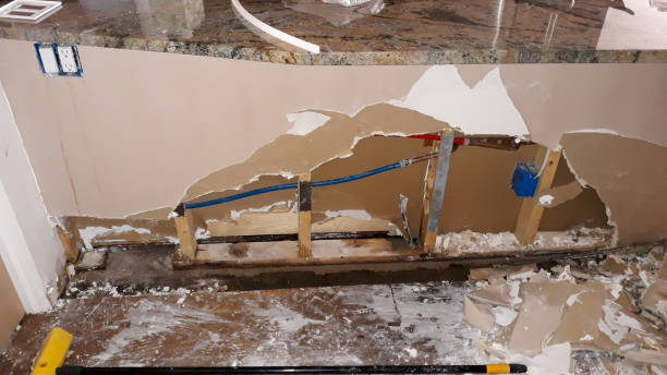 Water damage restoration process in HI